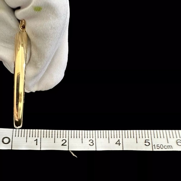 Large Oval Hoop Earing 18K Marked Solid Gold. 100% Pawnable, Japan Solid Gold. - Picture 6 of 11